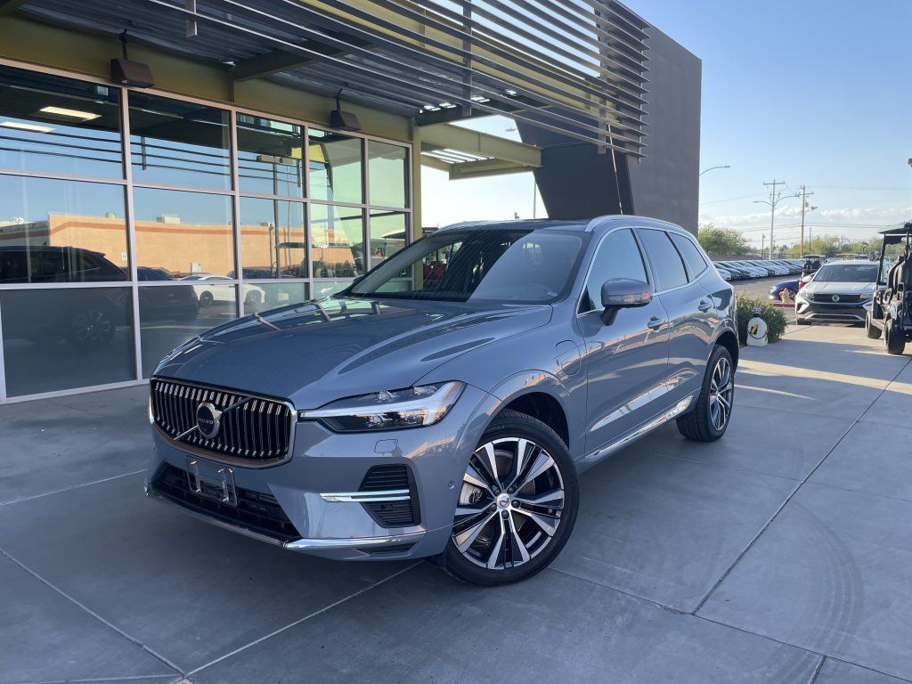Used 2022 Volvo XC60 T8 Inscription Expression w/ Advanced Package AWD/4WD image 1