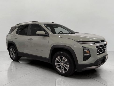 Used 2025 Chevrolet Equinox LT w/ Convenience Package II AWD/4WD image 1