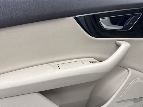 Used 2018 Audi Q7 3.0T Premium Plus w/ Premium Plus Package image 29