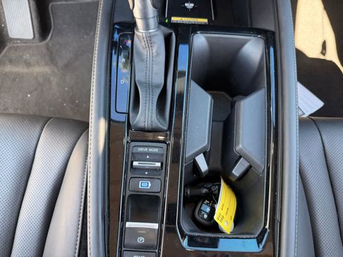 Used 2025 Honda Accord Touring image 16