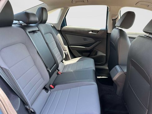 Certified 2025 Volkswagen Jetta SE FWD image 11