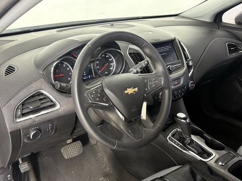 Used 2019 Chevrolet Cruze LS w/ LS Convenience Package image 7