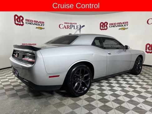 Used 2020 Dodge Challenger SXT w/ Driver Convenience Group image 8