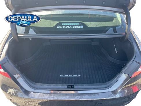 Used 2018 Toyota Camry XLE FWD image 6