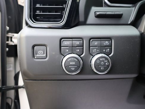 New 2026 GMC Sierra 2500 AT4 w/ AT4 Premium Plus Package image 15