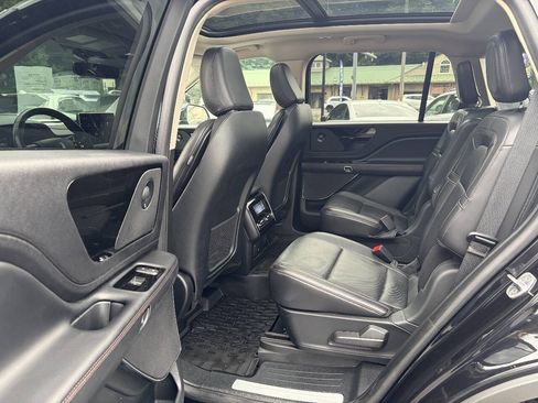 Used 2021 Lincoln Aviator Reserve AWD/4WD image 31