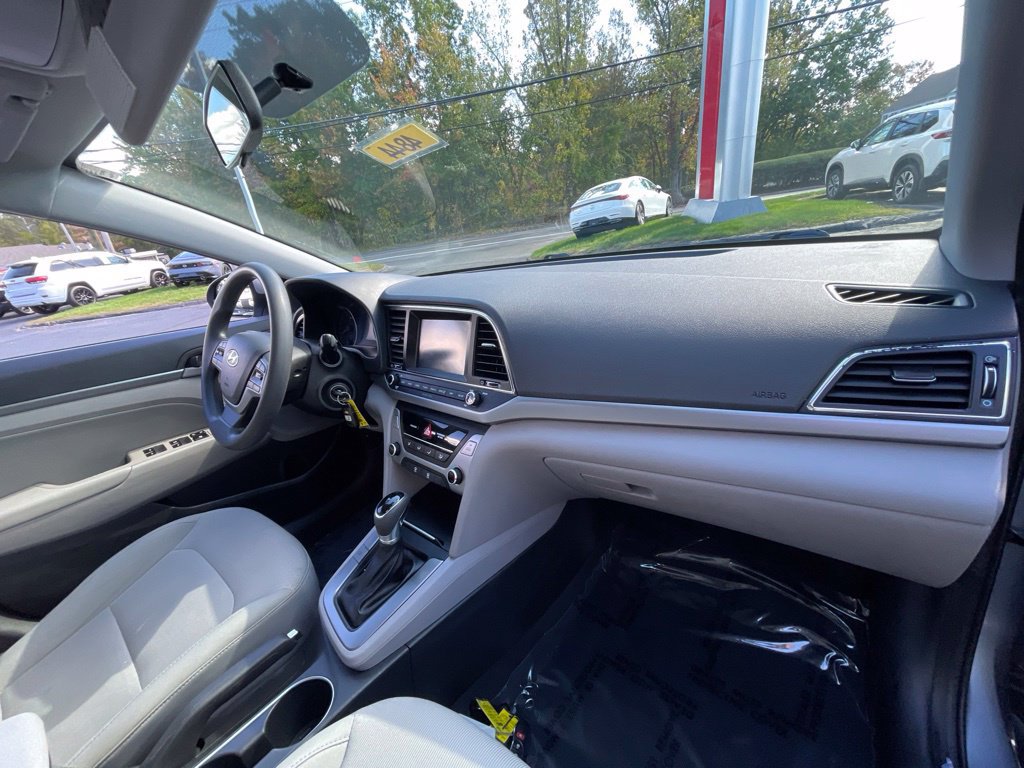 Used 2017 Hyundai Elantra SE FWD image 13