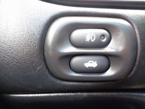 Used 2001 Chevrolet Corvette Coupe w/ Preferred Equipment Group2 image 12