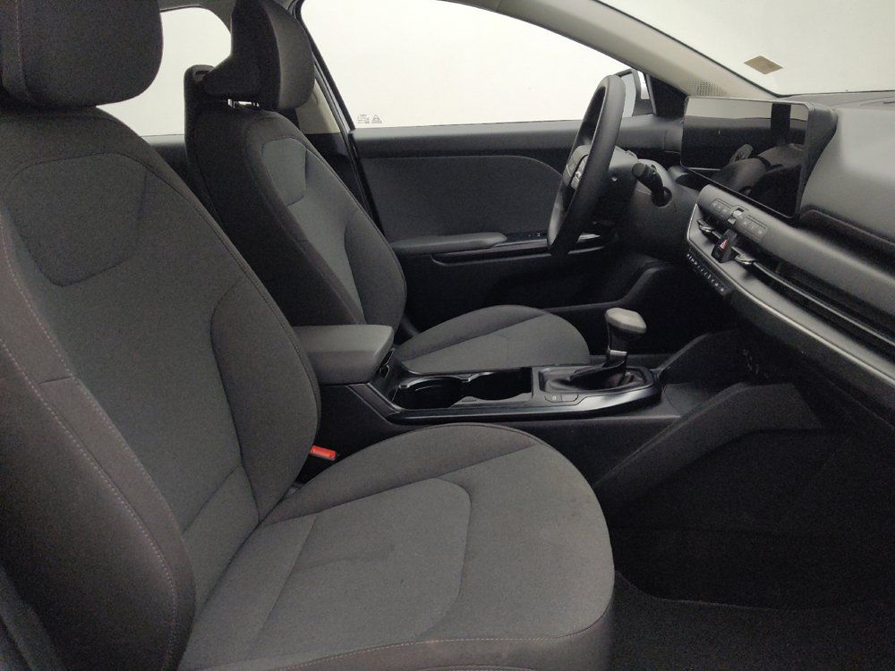 Used 2025 Kia K4 FWD image 21