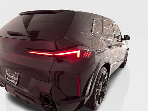 Used 2023 BMW XM image 49