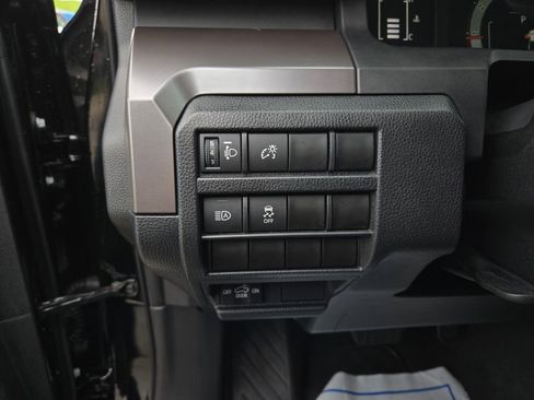 Used 2024 Toyota Tacoma SR5 AWD/4WD image 16