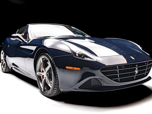 Used 2016 Ferrari California T RWD image 42