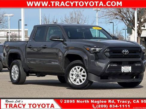Certified 2025 Toyota Tacoma SR5 image 1