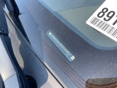 Used 2024 Toyota Prius XLE FWD image 10