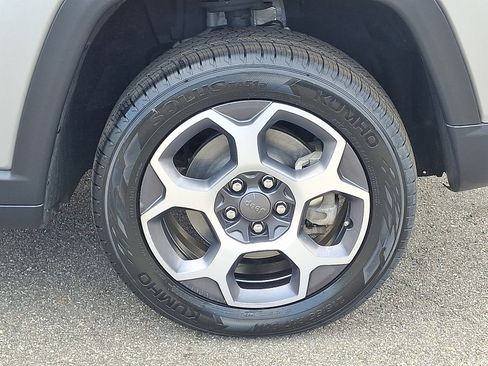 Certified 2022 Jeep Compass Trailhawk w/ Sun and Sound Group AWD/4WD image 8