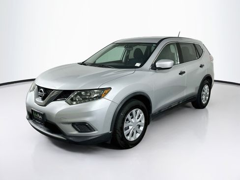 Used 2016 Nissan Rogue S w/ S Family Package FWD image 3