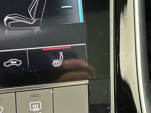 Certified 2025 Audi Q7 2.0T Premium Plus image 28