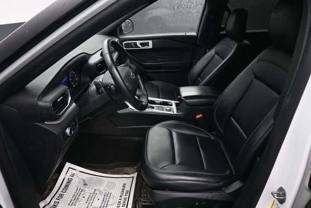 Used 2020 Ford Explorer XLT w/ Equipment Group 202A AWD/4WD image 13