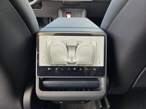 Used 2026 Tesla Model Y Long Range image 25