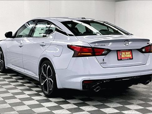 New 2026 Nissan Altima 2.5 SR w/ SR Premium Package FWD image 4