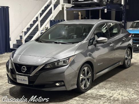Used 2018 Nissan Leaf SL w/ SL Technology Package FWD image 5