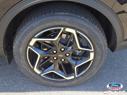 New 2026 Ford Escape Platinum w/ Premium Technology Package image 5