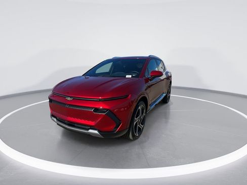 Used 2025 Chevrolet Equinox EV LT w/ Convenience Package II image 4