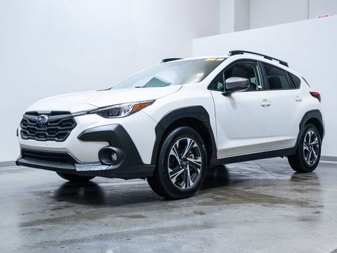 Used 2024 Subaru Crosstrek 2.0i Premium image 3