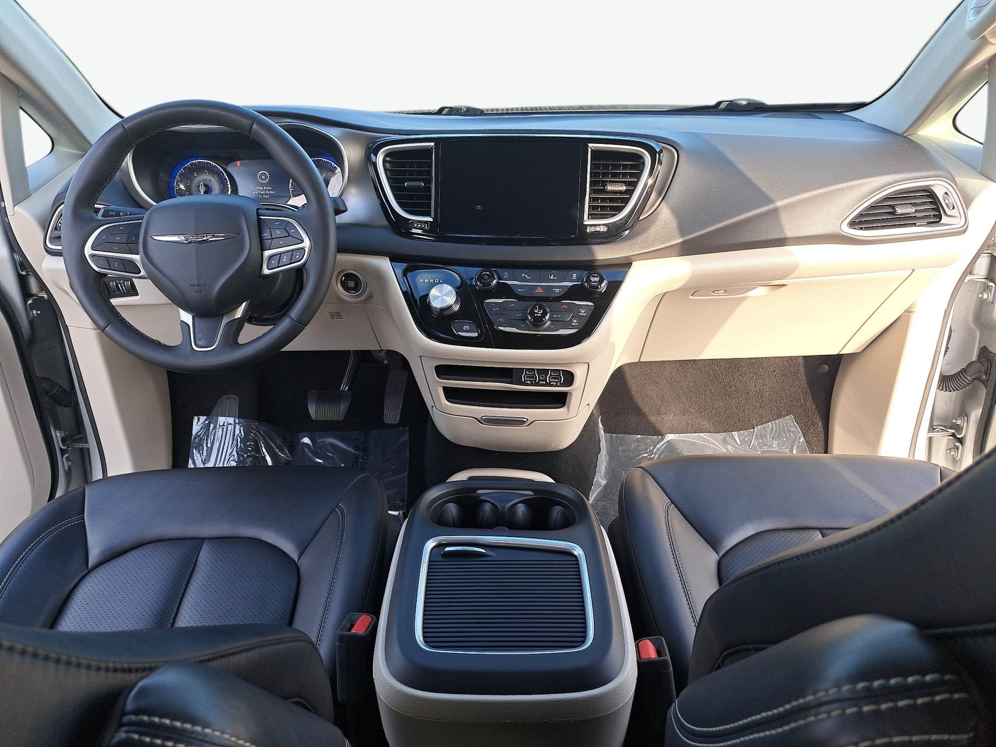 Used 2024 Chrysler Pacifica Touring-L FWD image 10
