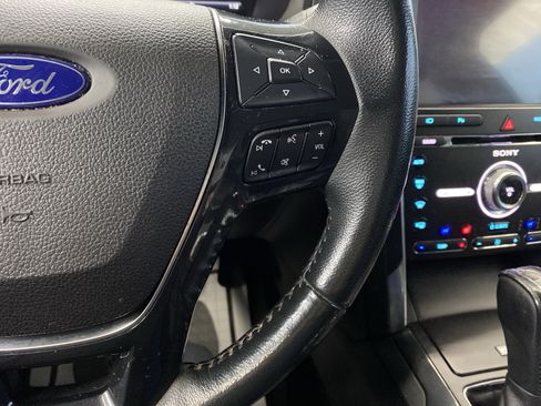 Used 2017 Ford Explorer Limited image 20