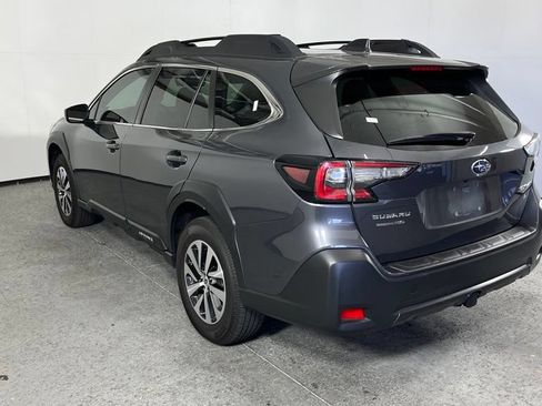Used 2025 Subaru Outback Premium AWD/4WD image 5