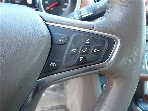 Used 2017 Chevrolet Malibu Premier w/ Premier Sun and Wheel Package FWD image 15