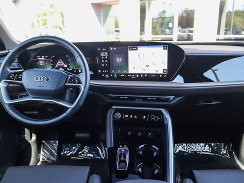 Certified 2025 Audi Q5 Premium AWD/4WD image 13