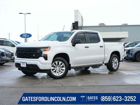 Used 2022 Chevrolet Silverado 1500 Custom image 1