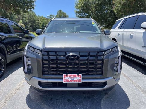 Used 2024 Hyundai Palisade SEL w/ Premium Package FWD image 2