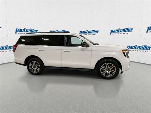 New 2025 Ford Expedition Active image 13