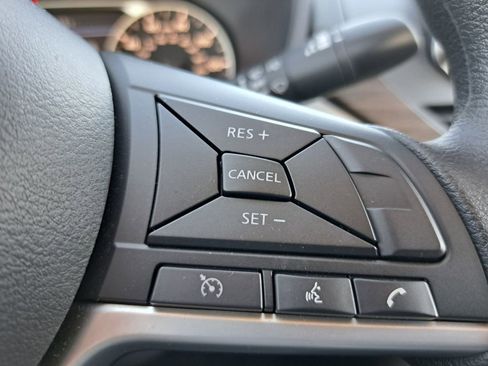 Used 2025 Nissan Altima 2.5 SV image 13