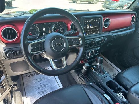 Used 2018 Jeep Wrangler Rubicon AWD/4WD image 3