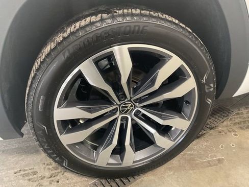 Used 2023 Volkswagen Atlas SEL Premium image 7