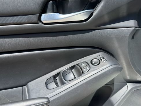 Certified 2025 Nissan Altima 2.5 SV FWD image 23