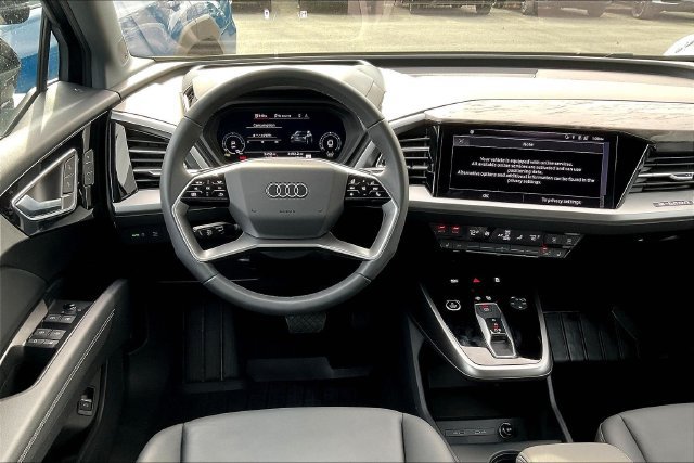 Used 2025 Audi Q4 e-tron Prestige AWD/4WD image 5