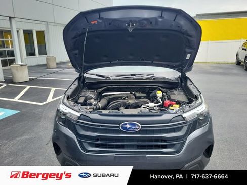 Used 2025 Subaru Forester AWD/4WD image 17