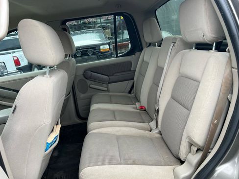 Used 2007 Ford Explorer Sport Trac XLT AWD/4WD image 11