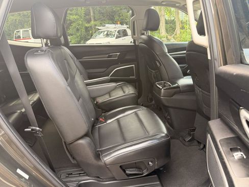 Used 2020 Kia Telluride S AWD/4WD image 24