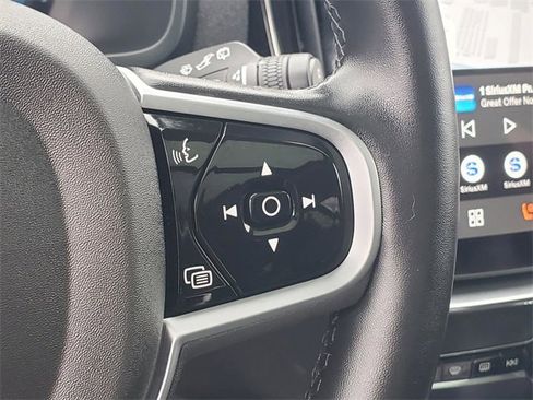 Certified 2025 Volvo XC90 B6 Plus image 21