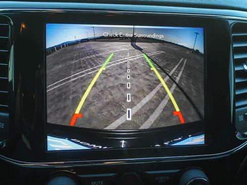 Used 2020 Jeep Grand Cherokee Altitude image 23