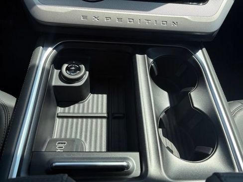 New 2027 Ford Expedition Active AWD/4WD image 32