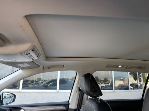 Used 2023 Volkswagen Tiguan SE AWD/4WD image 10