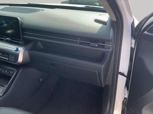 Used 2024 Hyundai Kona Limited FWD image 18