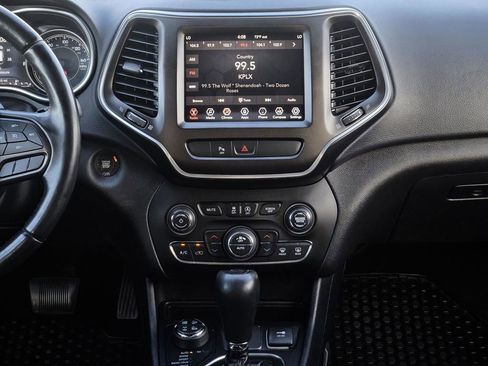 Used 2019 Jeep Cherokee Trailhawk image 21